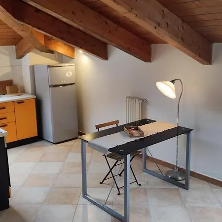 Apartment La Mansarda Sotto Il Castello
