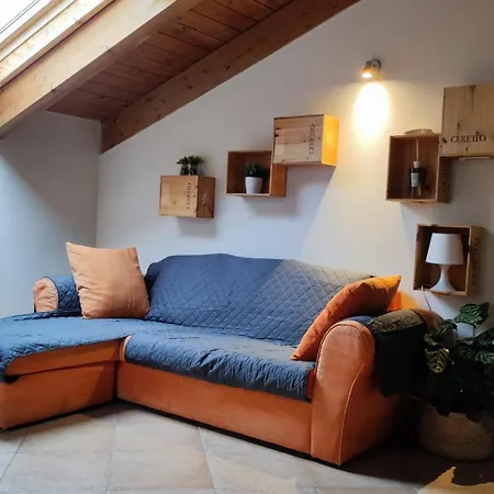 La Mansarda Sotto Il Castello Apartman Magliano Alfieri