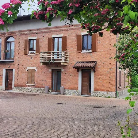 La Mansarda Sotto Il Castello Apartment *