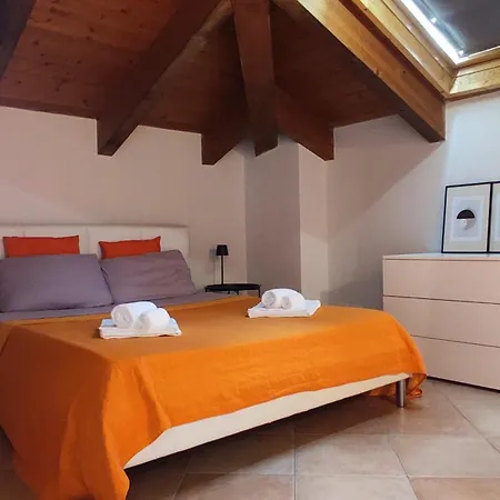 La Mansarda Sotto Il Castello *