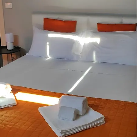 La Mansarda Sotto Il Castello Magliano Alfieri