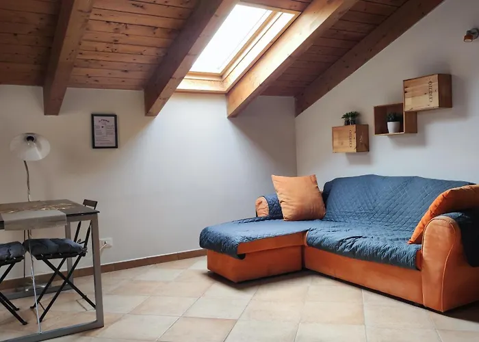 La Mansarda Sotto Il Castello דירה *